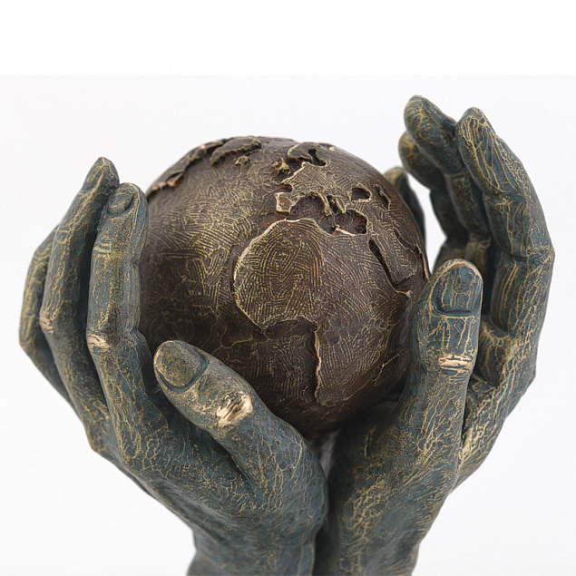 Скульптура "Мир в твоих руках" с логотипом в Астрахани заказать по выгодной цене в кибермаркете AvroraStore