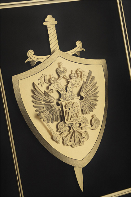 Картина "Щит и меч" с логотипом в Астрахани заказать по выгодной цене в кибермаркете AvroraStore