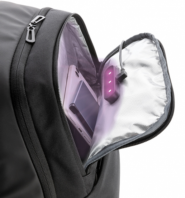 Рюкзак для ноутбука Swiss Peak со стерилизатором UV-C с логотипом в Астрахани заказать по выгодной цене в кибермаркете AvroraStore