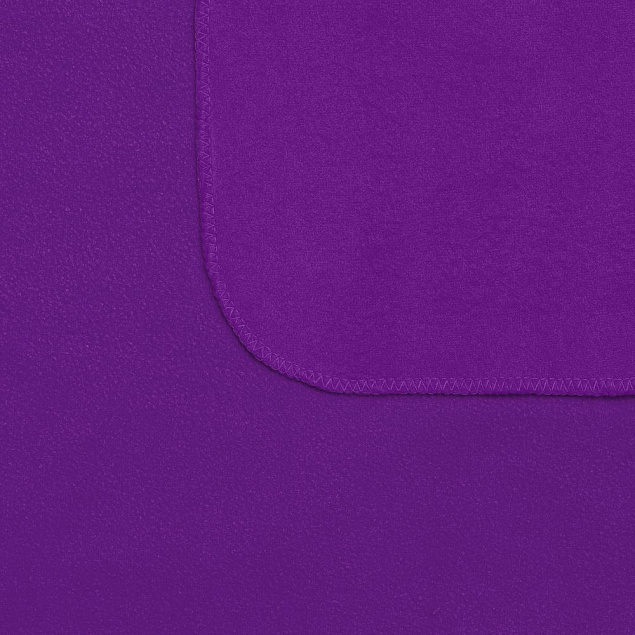Дорожный плед Voyager, фиолетовый с логотипом в Астрахани заказать по выгодной цене в кибермаркете AvroraStore