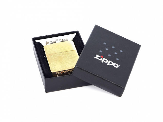 Зажигалка ZIPPO Armor™ с покрытием Brushed Brass с логотипом в Астрахани заказать по выгодной цене в кибермаркете AvroraStore