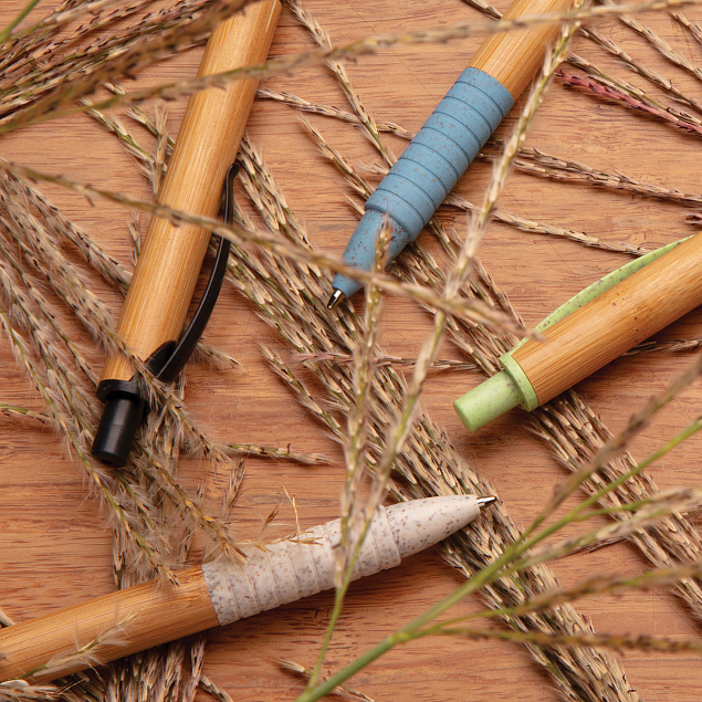 Ручка из бамбука и пшеничной соломы с логотипом в Астрахани заказать по выгодной цене в кибермаркете AvroraStore