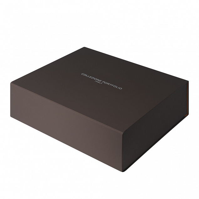 Ежедневник-портфолио Royal, коричневый, эко-кожа, недатированный кремовый блок, VIP- подарочная коробка на магните с салфеткой с логотипом в Астрахани заказать по выгодной цене в кибермаркете AvroraStore