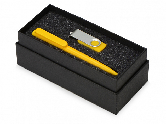 Подарочный набор Qumbo с ручкой и флешкой с логотипом в Астрахани заказать по выгодной цене в кибермаркете AvroraStore