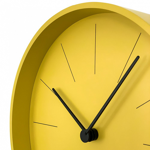 Часы настенные Ozzy, желтые с логотипом в Астрахани заказать по выгодной цене в кибермаркете AvroraStore