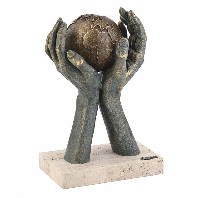 Скульптура "Мир в твоих руках" с логотипом в Астрахани заказать по выгодной цене в кибермаркете AvroraStore