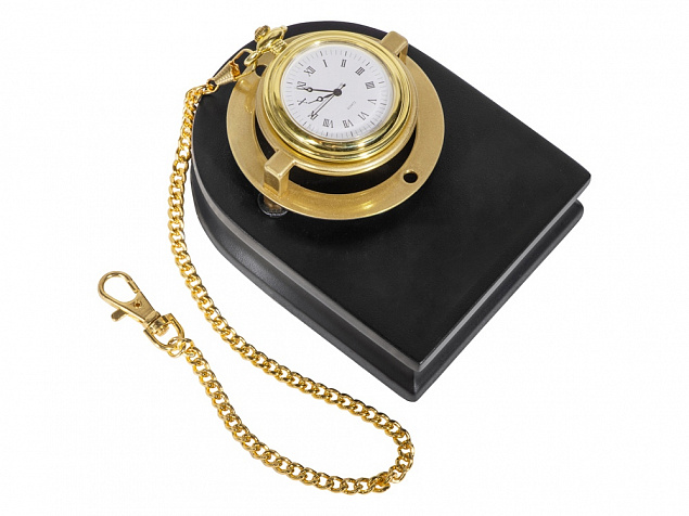 Часы «Магистр» с цепочкой на деревянной подставке с логотипом в Астрахани заказать по выгодной цене в кибермаркете AvroraStore