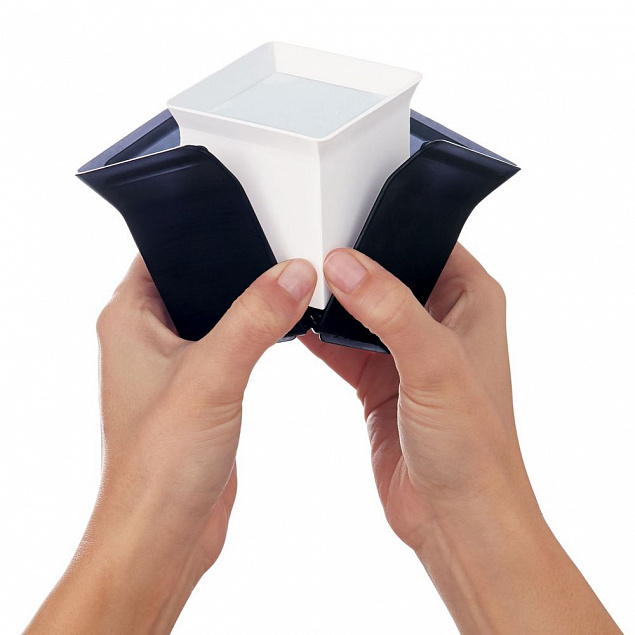Форма для льда Cube, черная с логотипом в Астрахани заказать по выгодной цене в кибермаркете AvroraStore