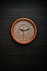 Часы настенные с деревянным ободом, дуб с логотипом в Астрахани заказать по выгодной цене в кибермаркете AvroraStore