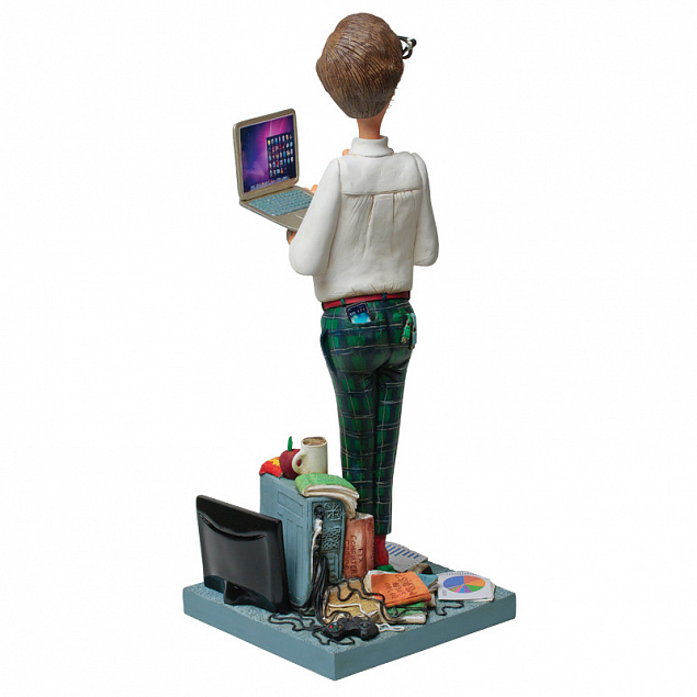 Скульптура "Компьютерный эксперт" с логотипом в Астрахани заказать по выгодной цене в кибермаркете AvroraStore